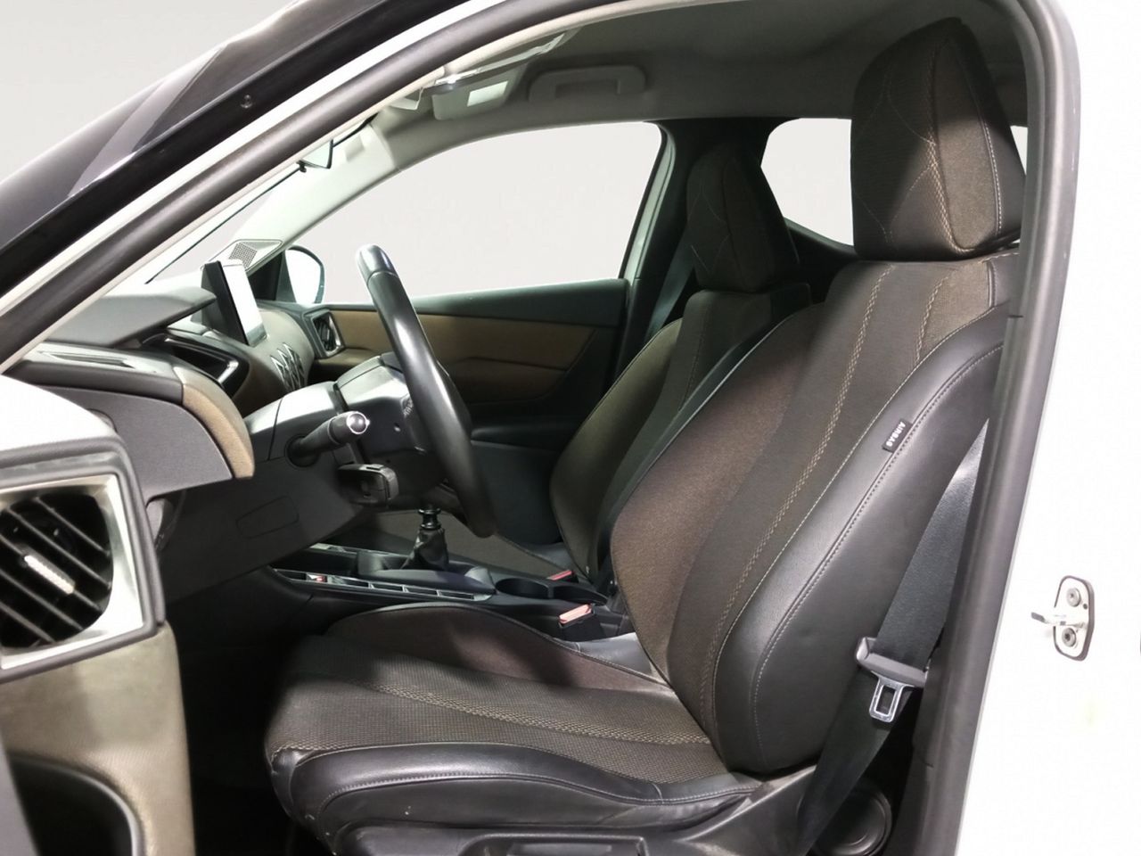 Foto DS Automobiles DS 3 8
