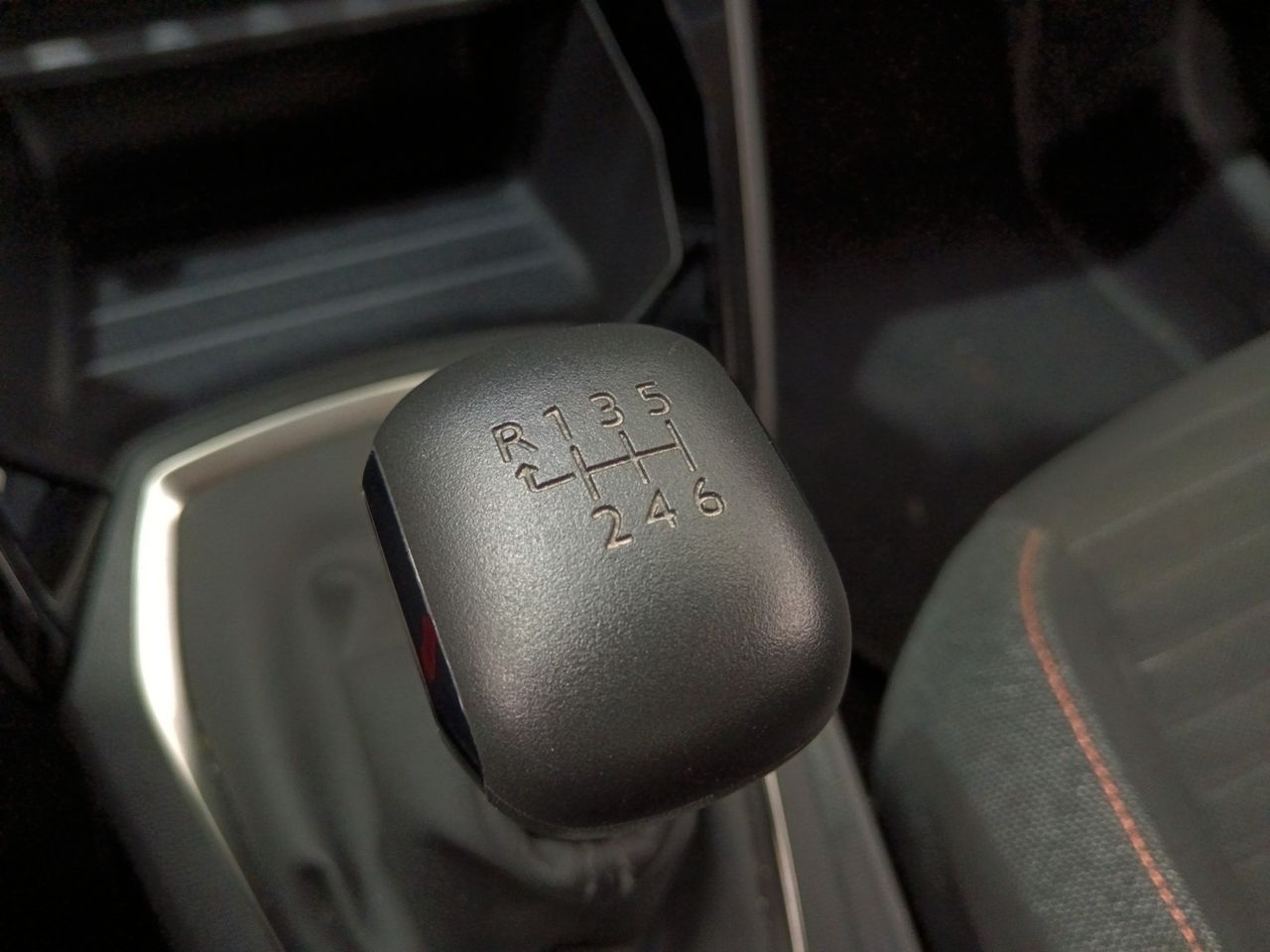 Foto Peugeot 208 12