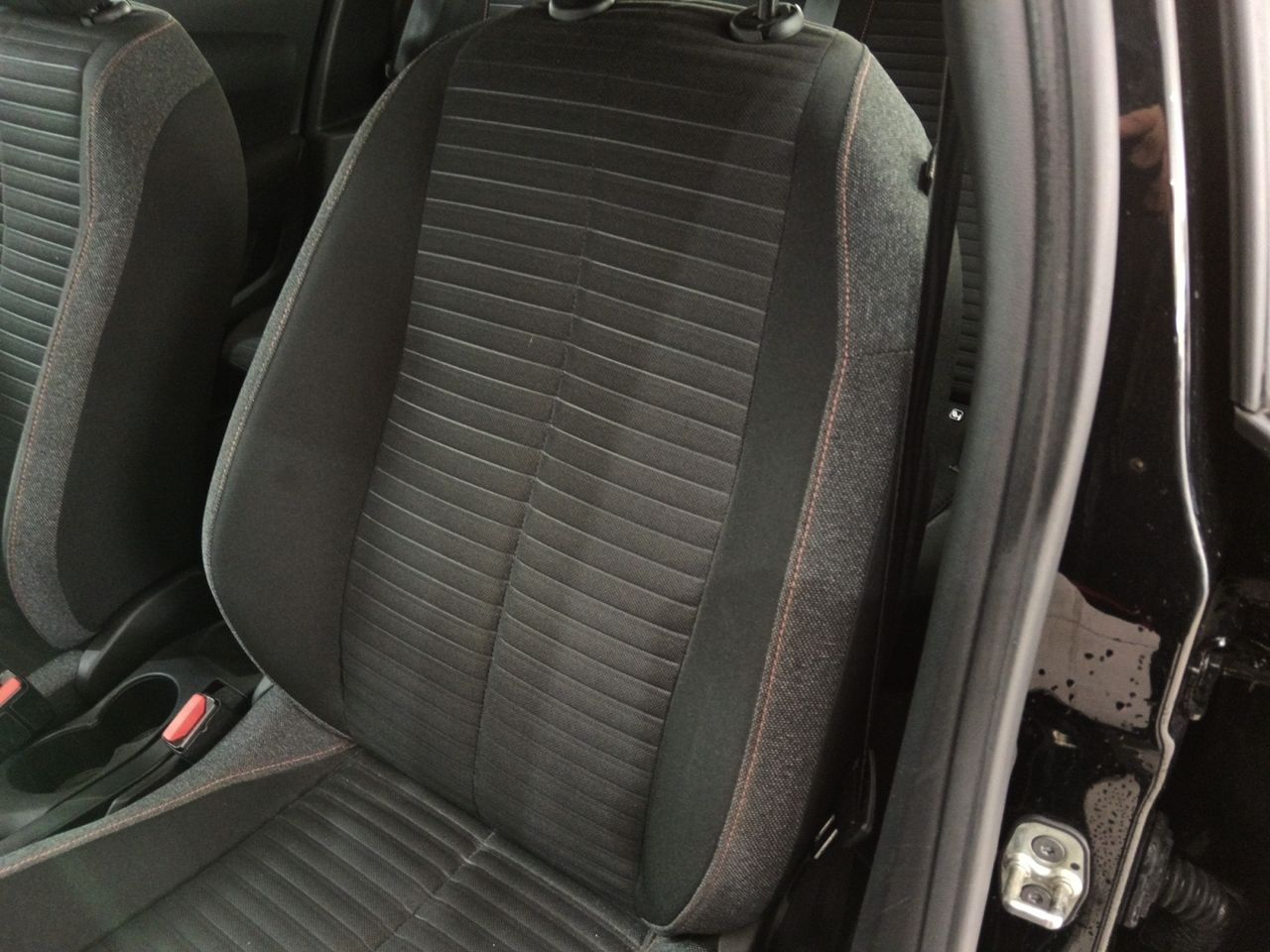 Foto Peugeot 208 19
