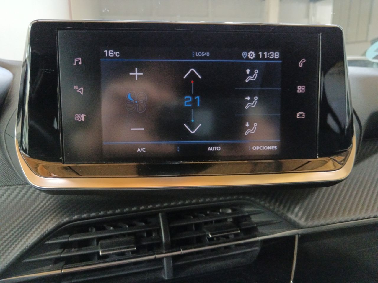 Foto Peugeot 208 16