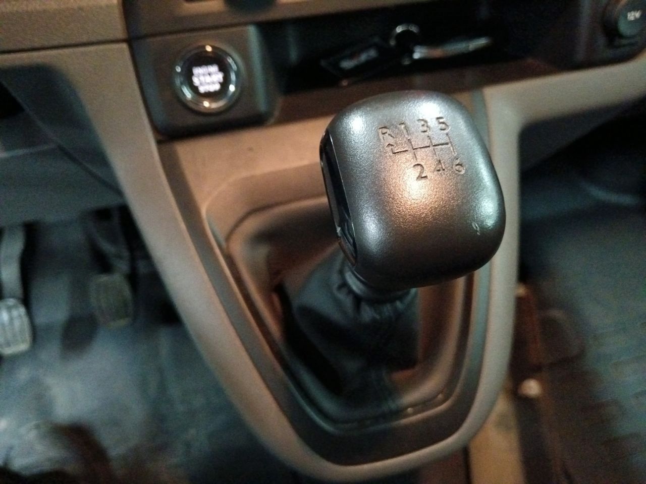 Foto Opel Vivaro 11