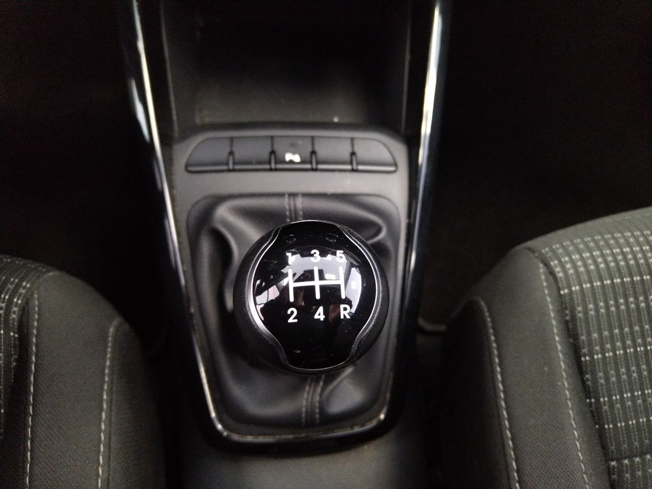 Foto Kia Stonic 12