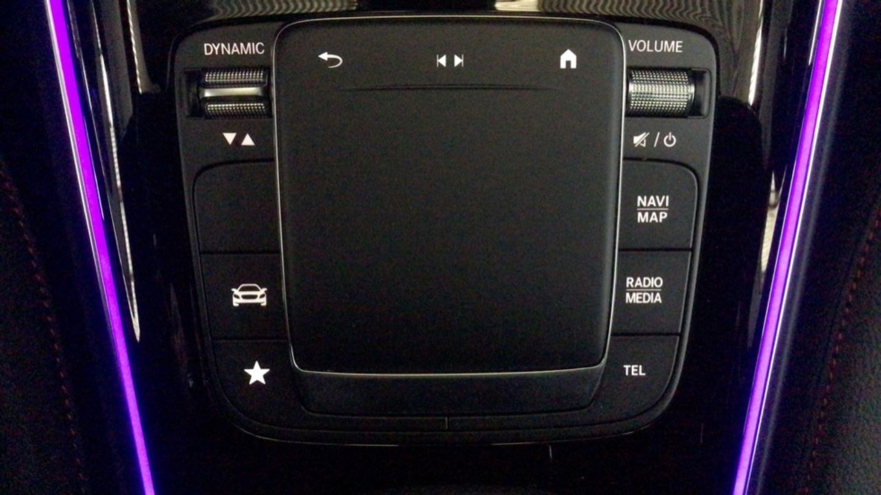 Foto Mercedes-Benz EQA 21