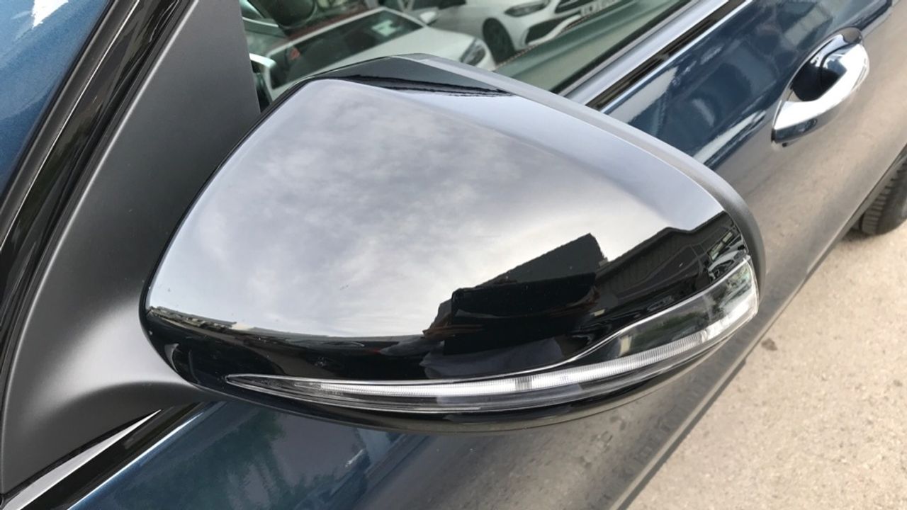 Foto Mercedes-Benz EQA 14