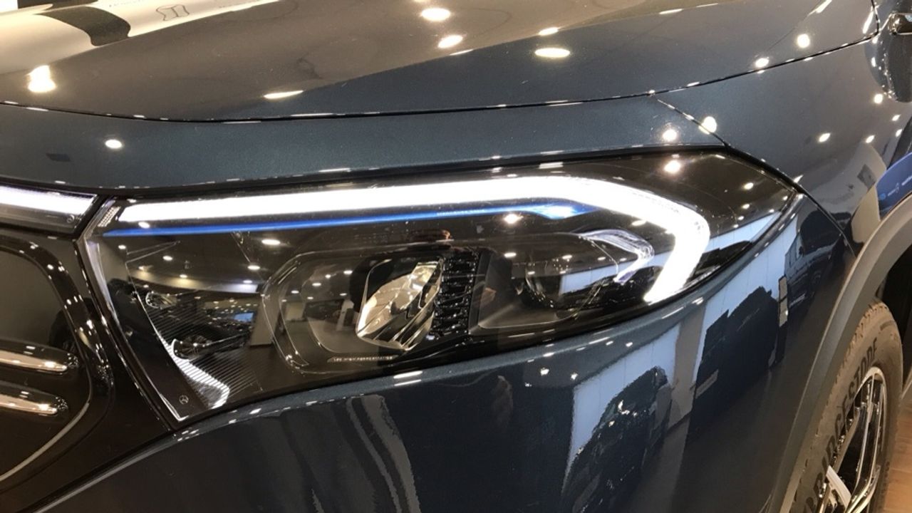 Foto Mercedes-Benz EQA 15