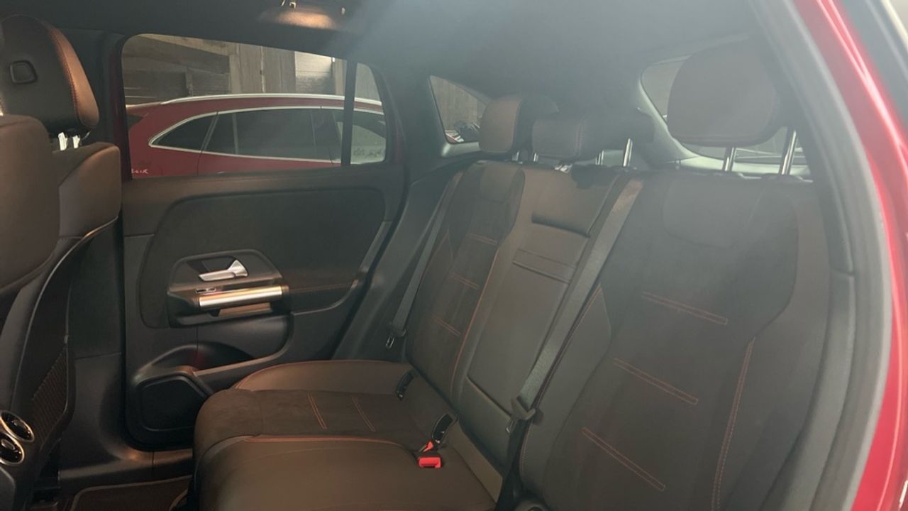 Foto Mercedes-Benz EQA 11