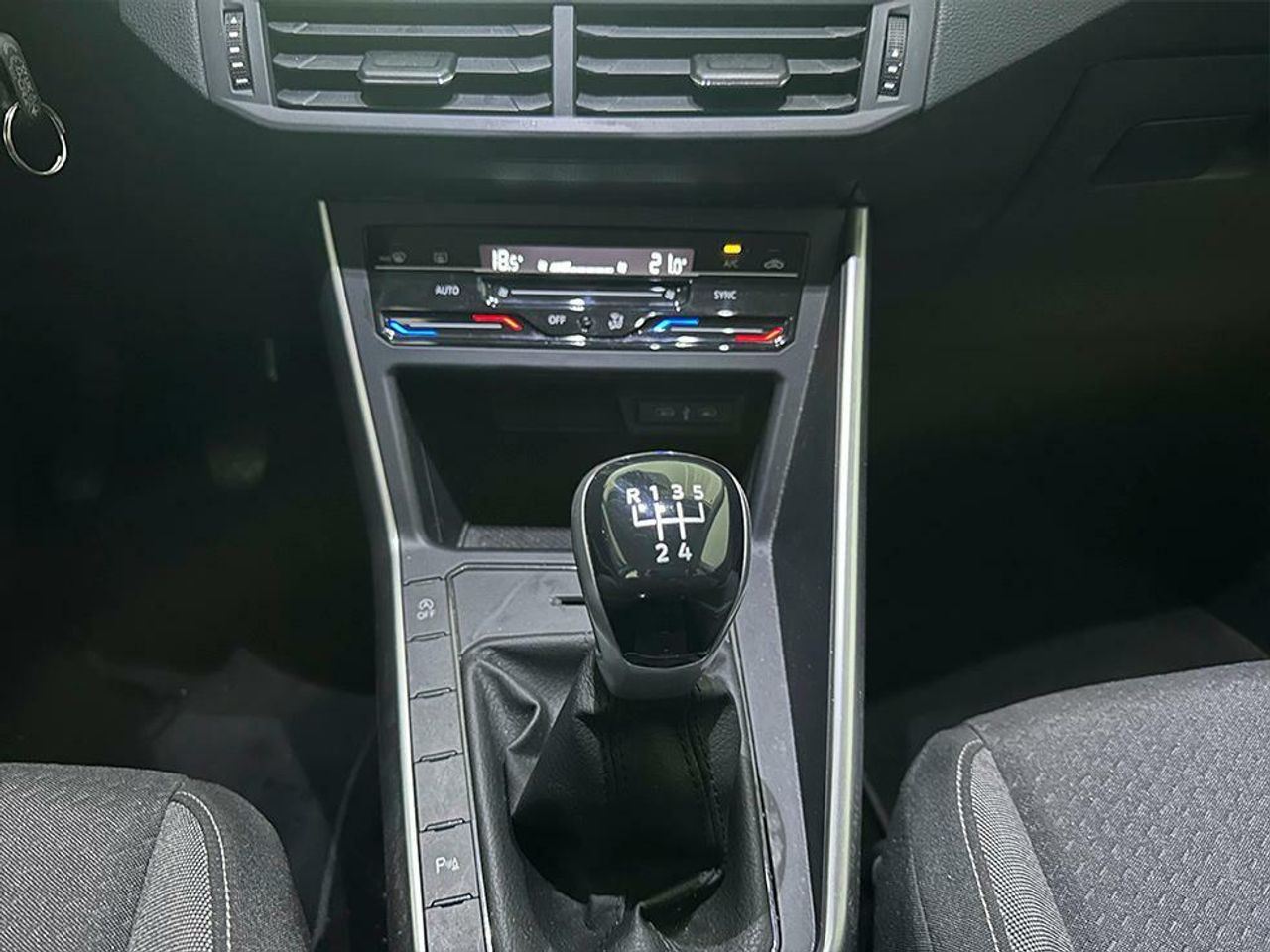 Foto Volkswagen Taigo 16