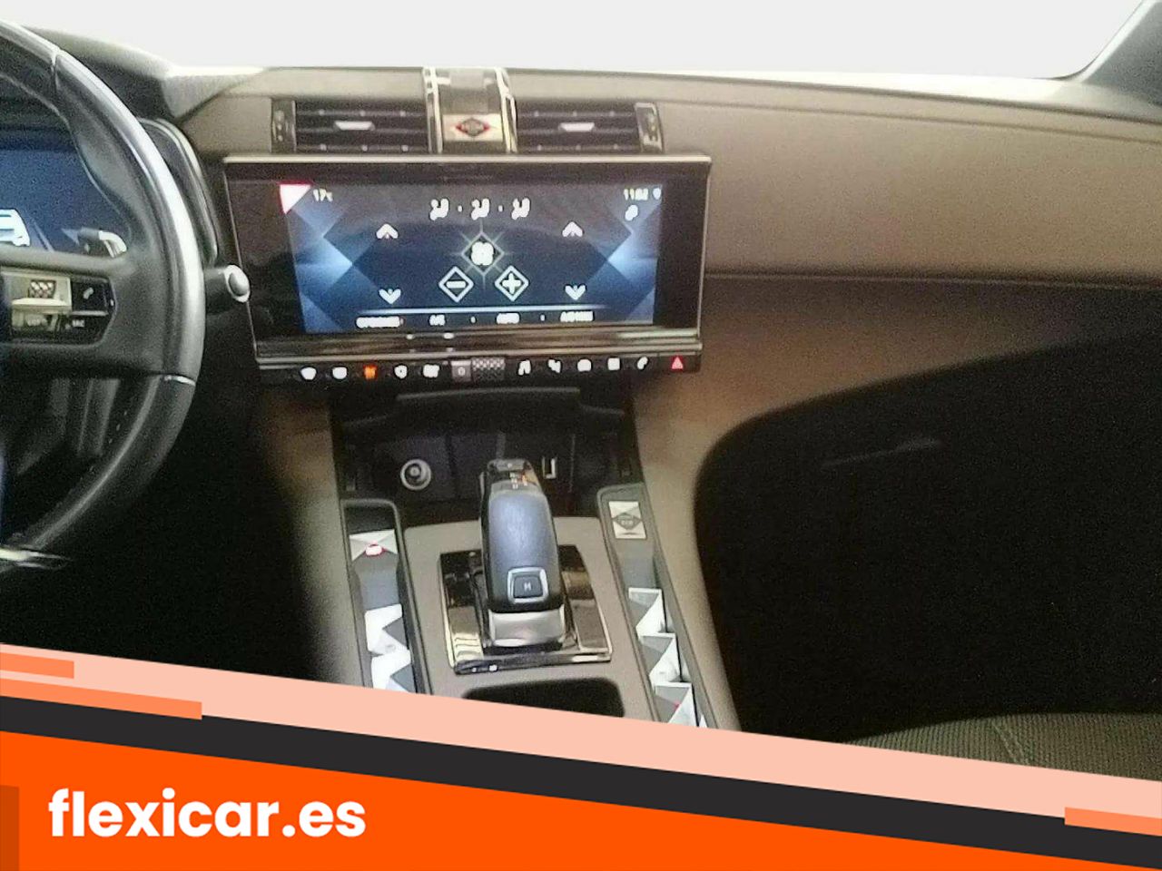 Foto DS Automobiles DS 7 8