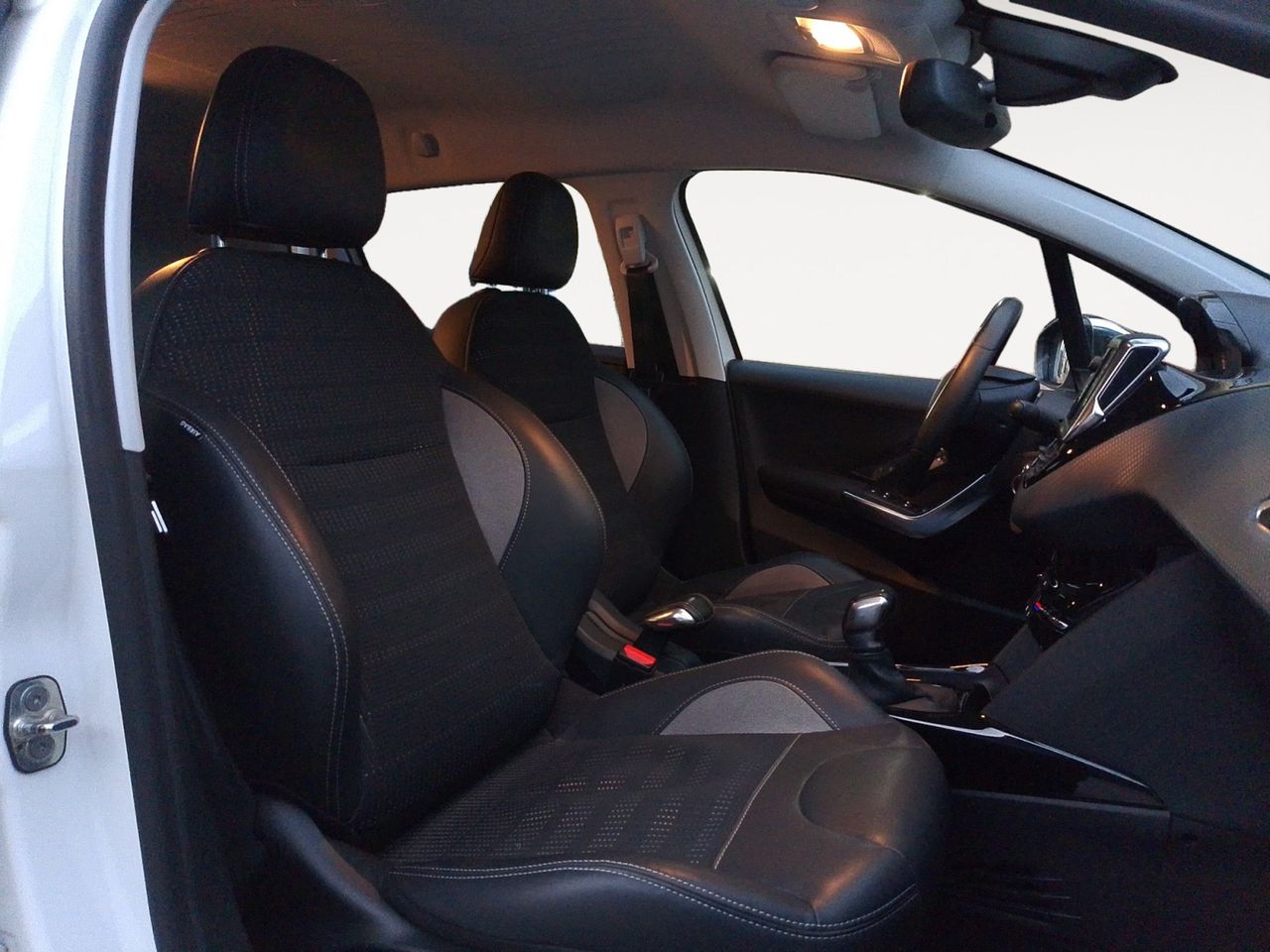 Foto Peugeot 2008 9