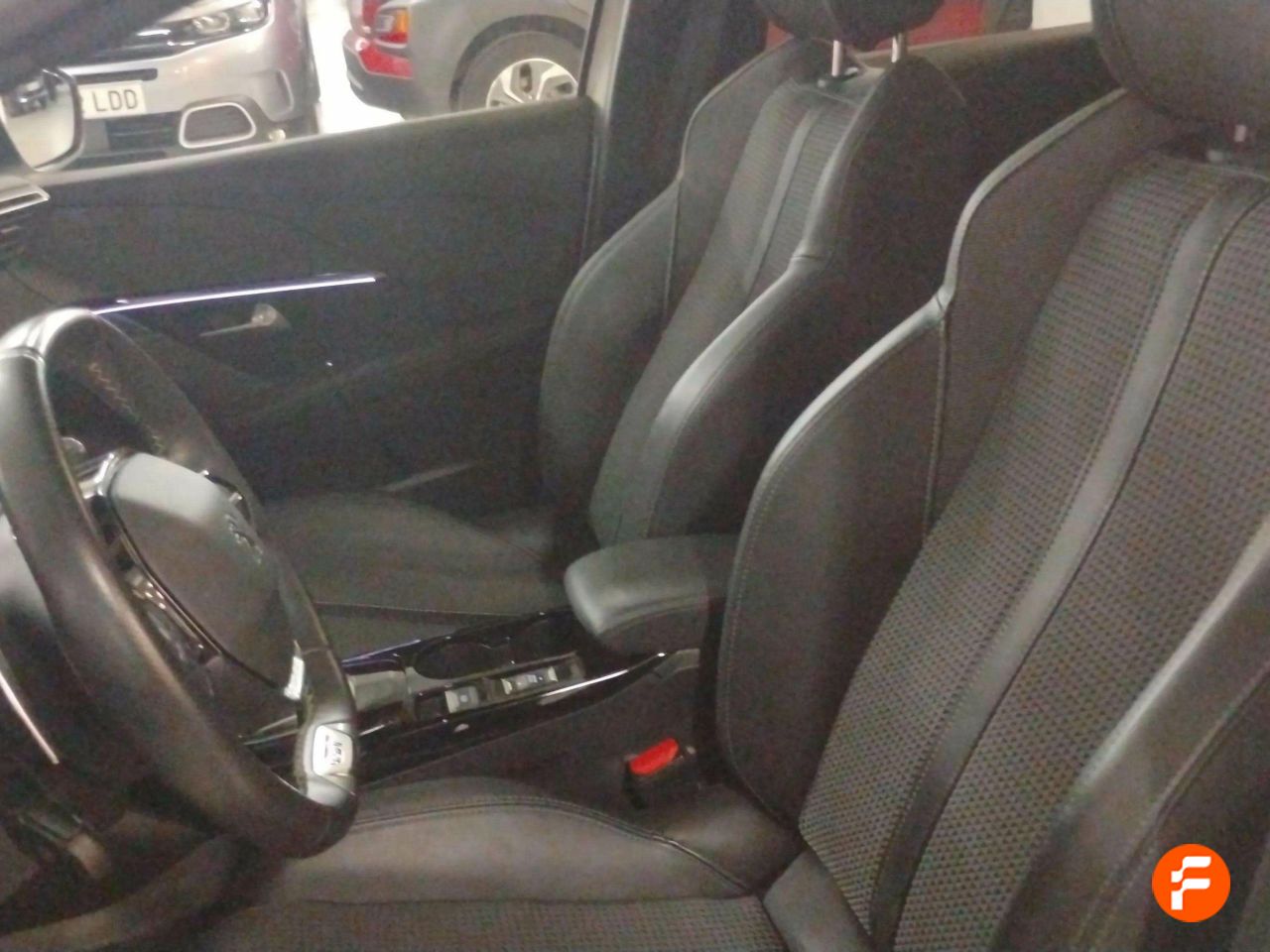 Foto Peugeot 208 7