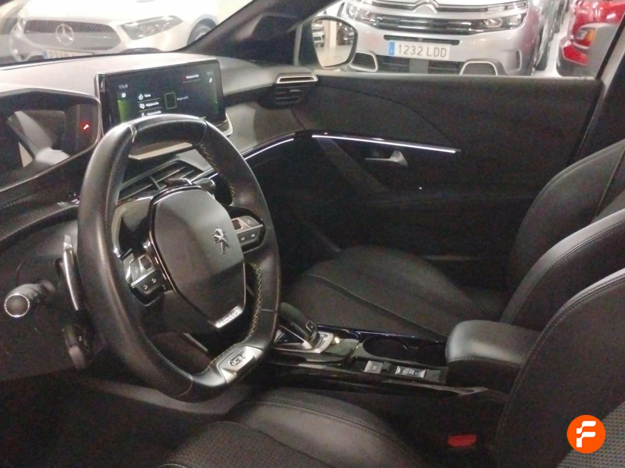 Foto Peugeot 208 8