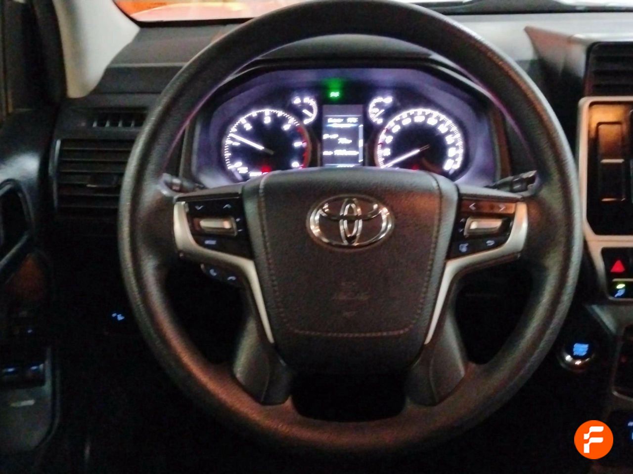 Foto Toyota Land Cruiser 9