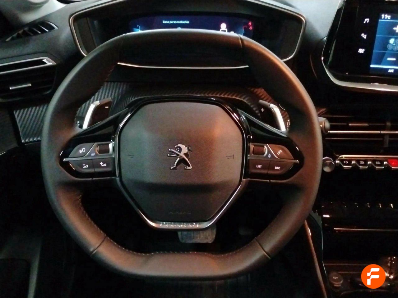 Foto Peugeot 208 11