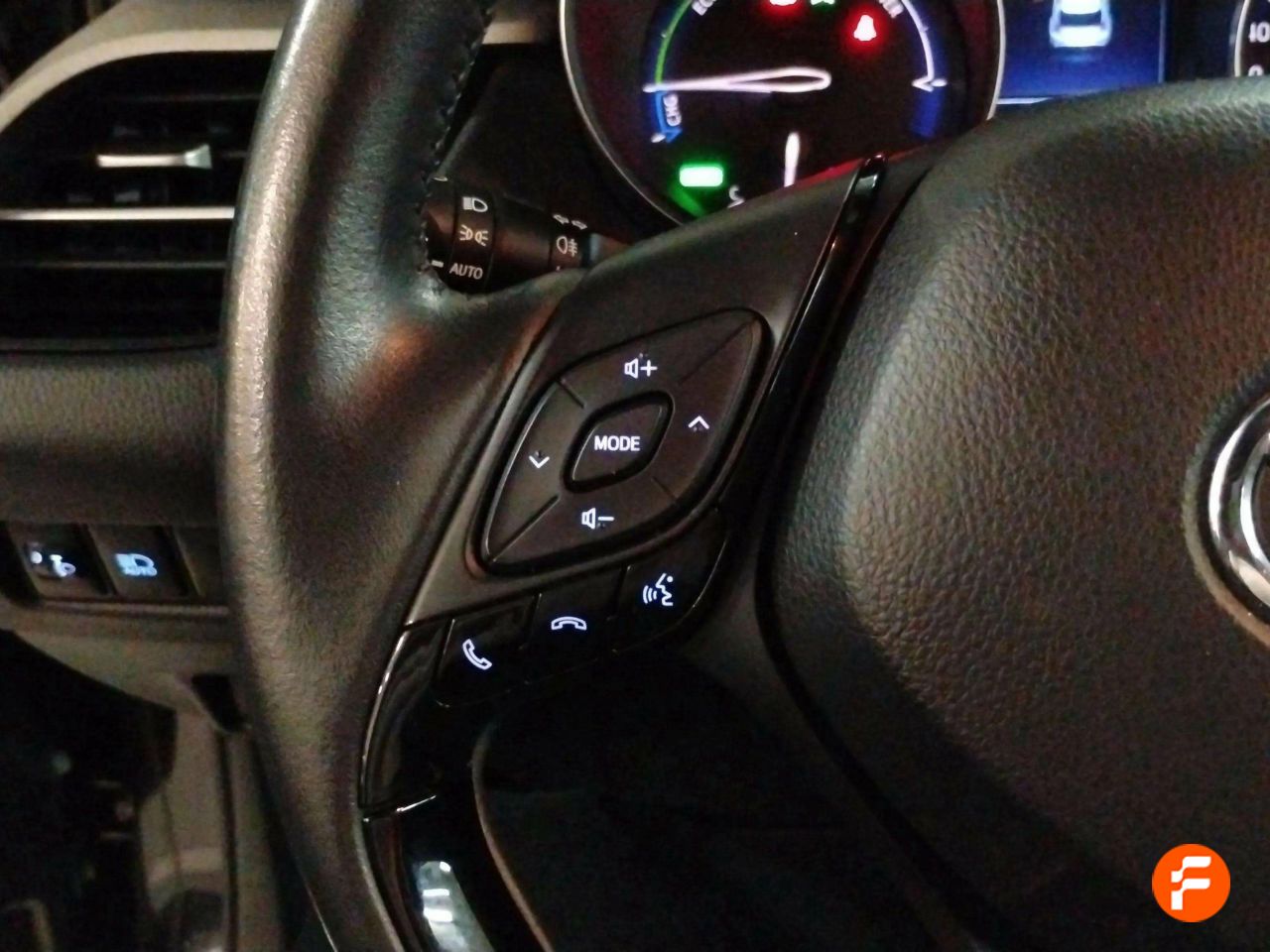 Foto Toyota C-HR 12