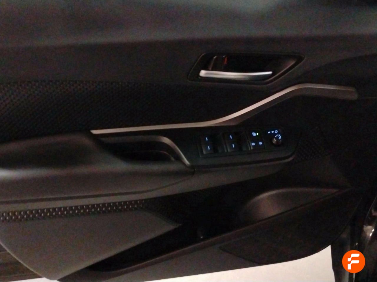 Foto Toyota C-HR 24