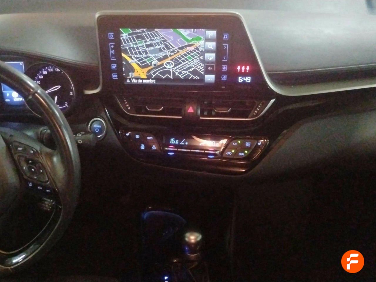 Foto Toyota C-HR 11