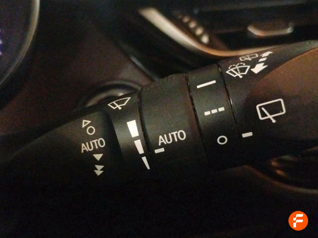 Foto Toyota C-HR 22