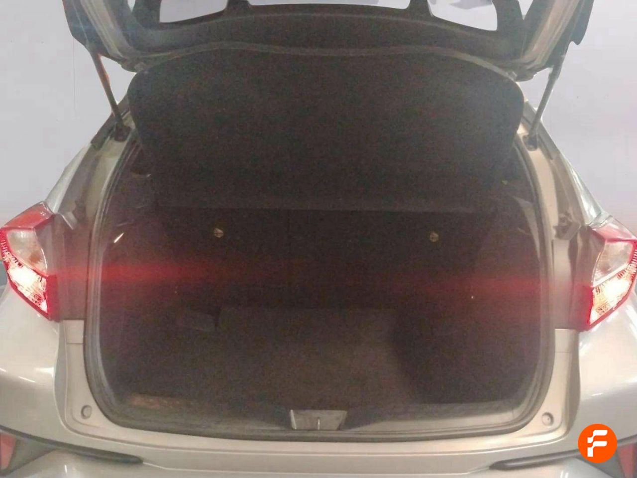 Foto Toyota C-HR 26