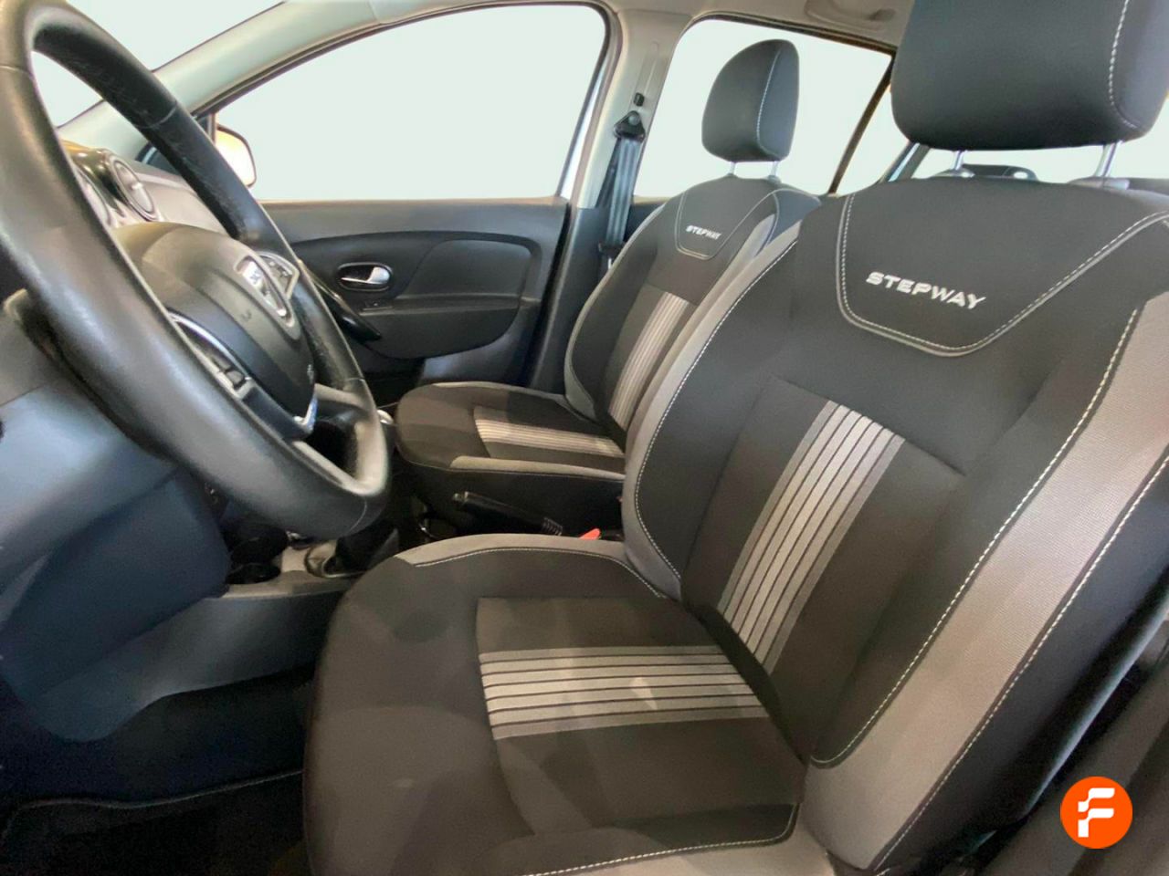 Foto Dacia Sandero 19