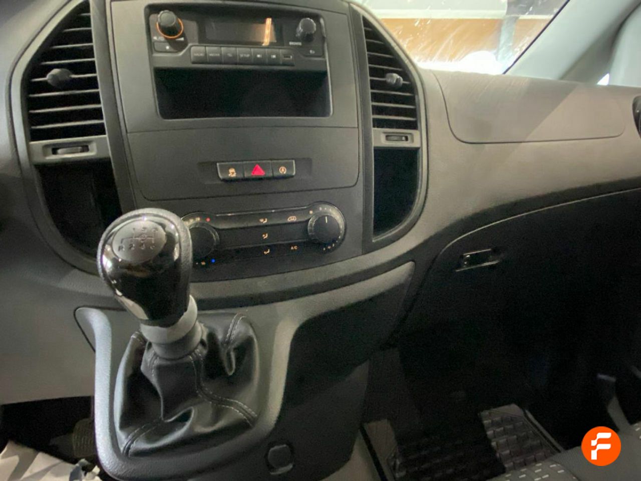 Foto Mercedes-Benz Vito 12