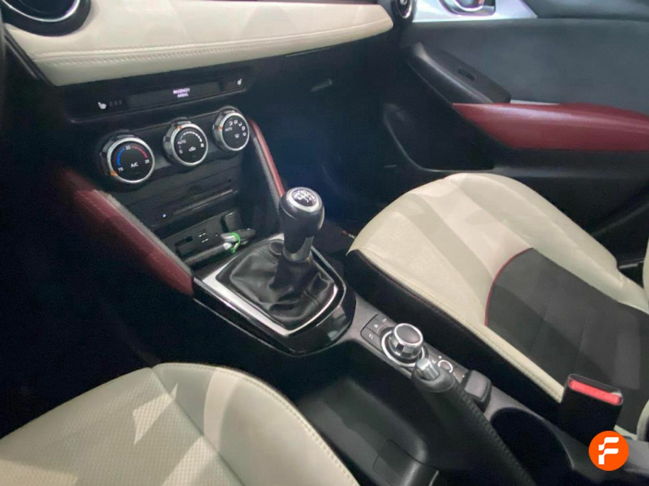 Foto Mazda CX-3 14