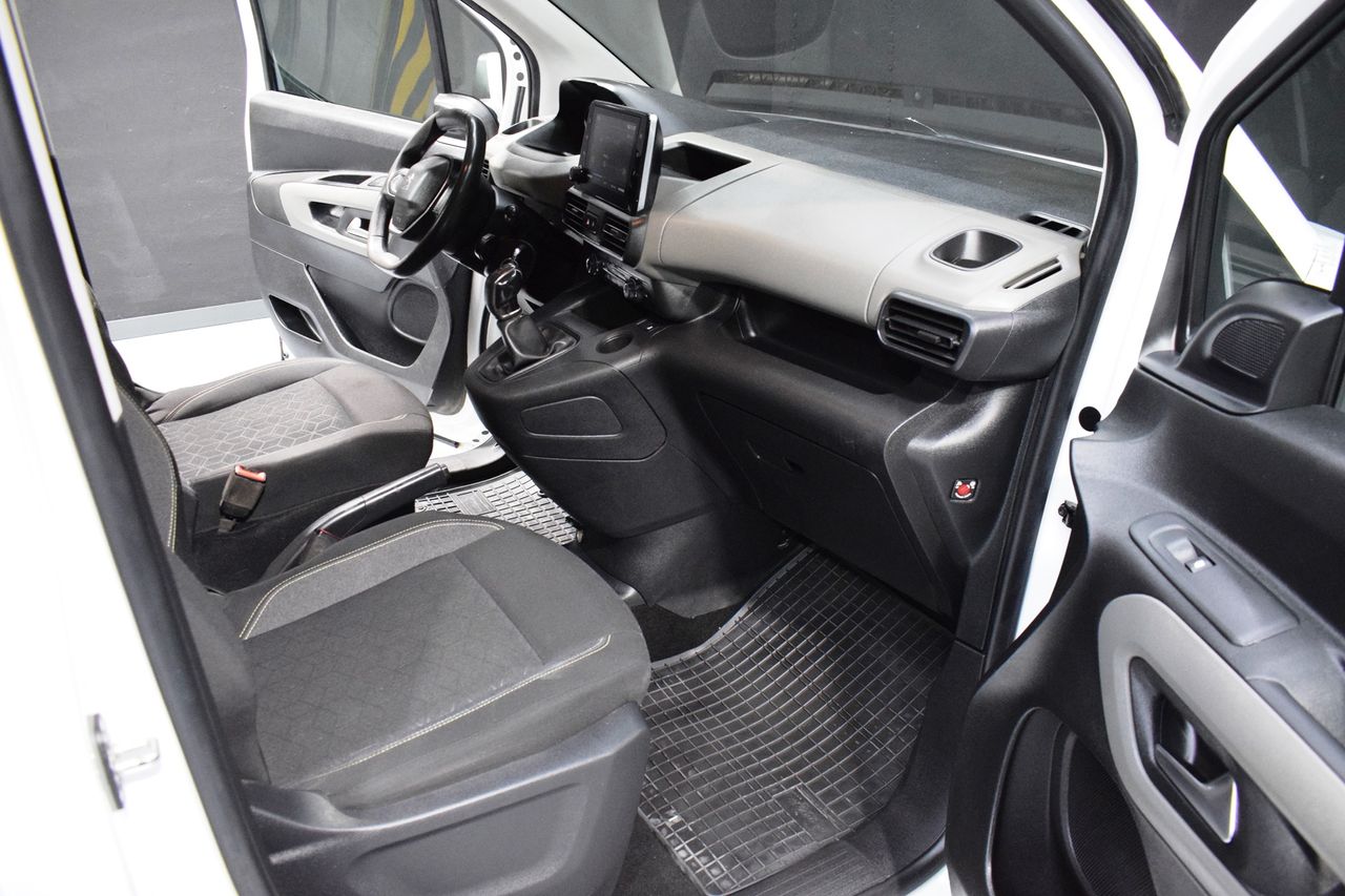 Foto Peugeot Rifter 8