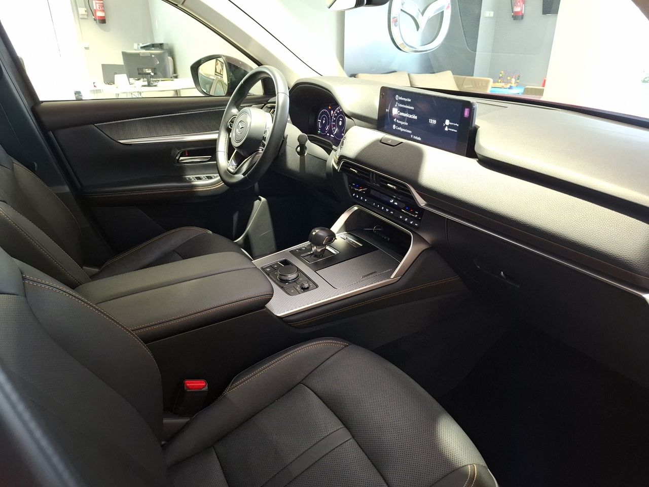 Foto Mazda CX-60 18