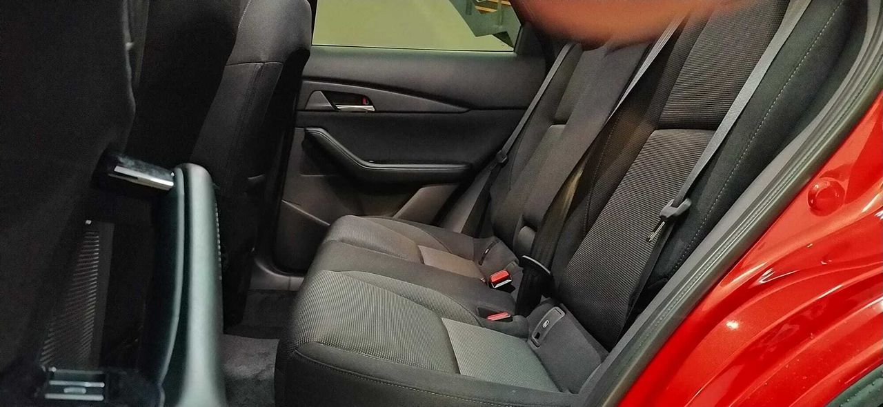 Foto Mazda CX-30 12