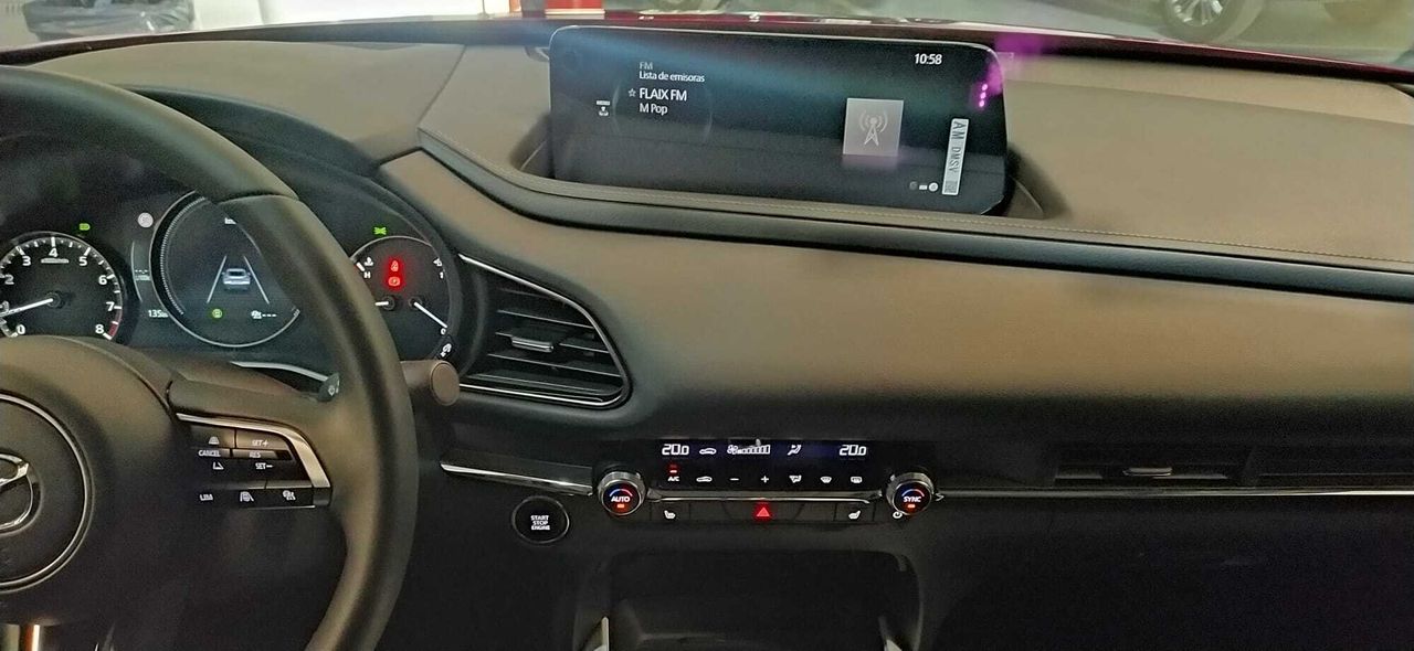 Foto Mazda CX-30 14