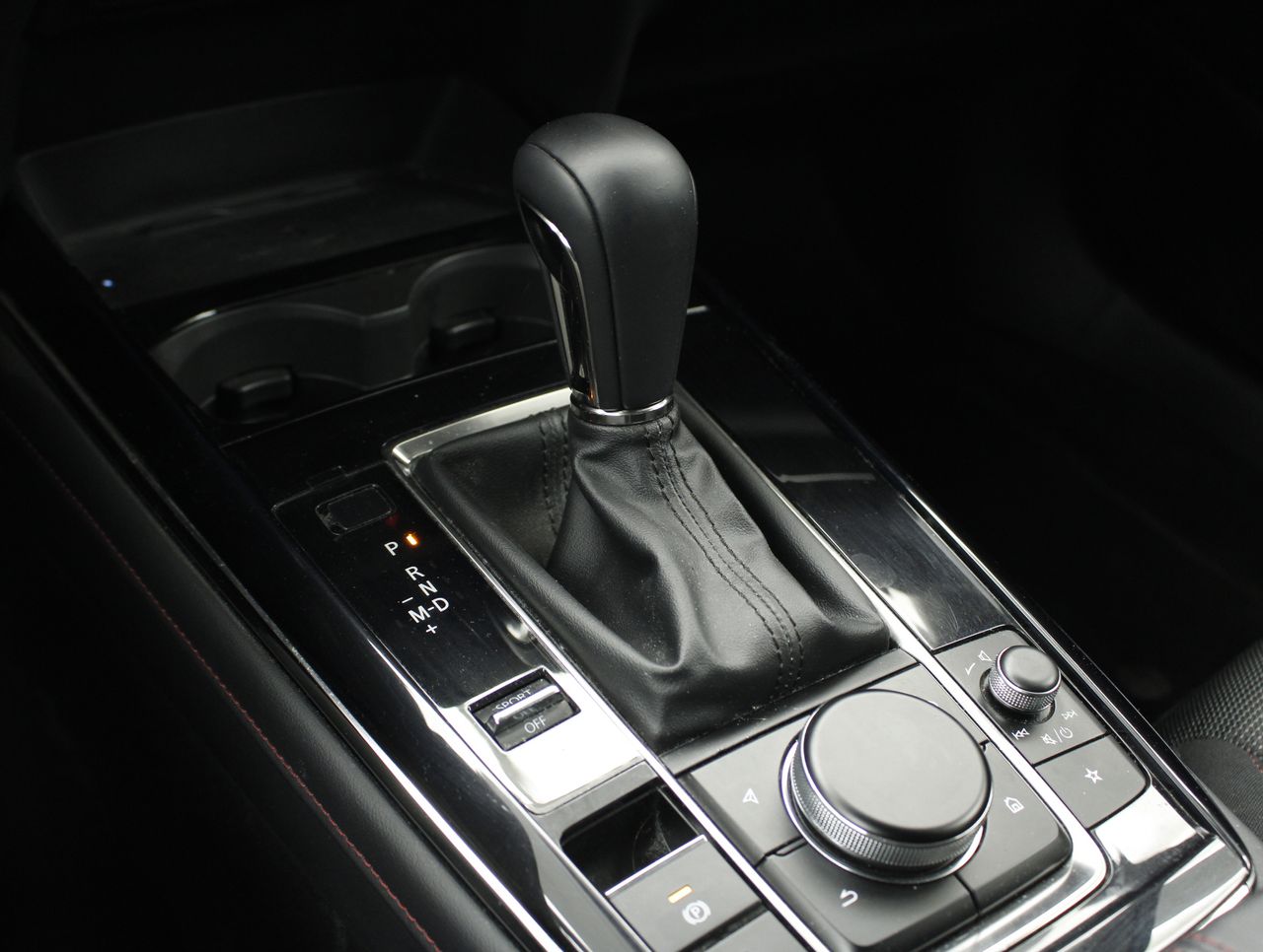 Foto Mazda CX-30 10