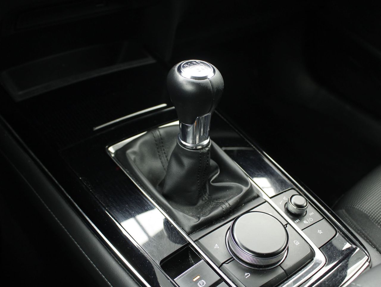 Foto Mazda CX-30 10