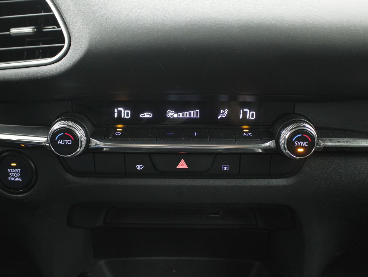Foto Mazda CX-30 11