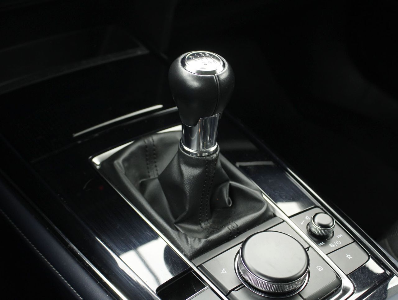 Foto Mazda CX-30 10