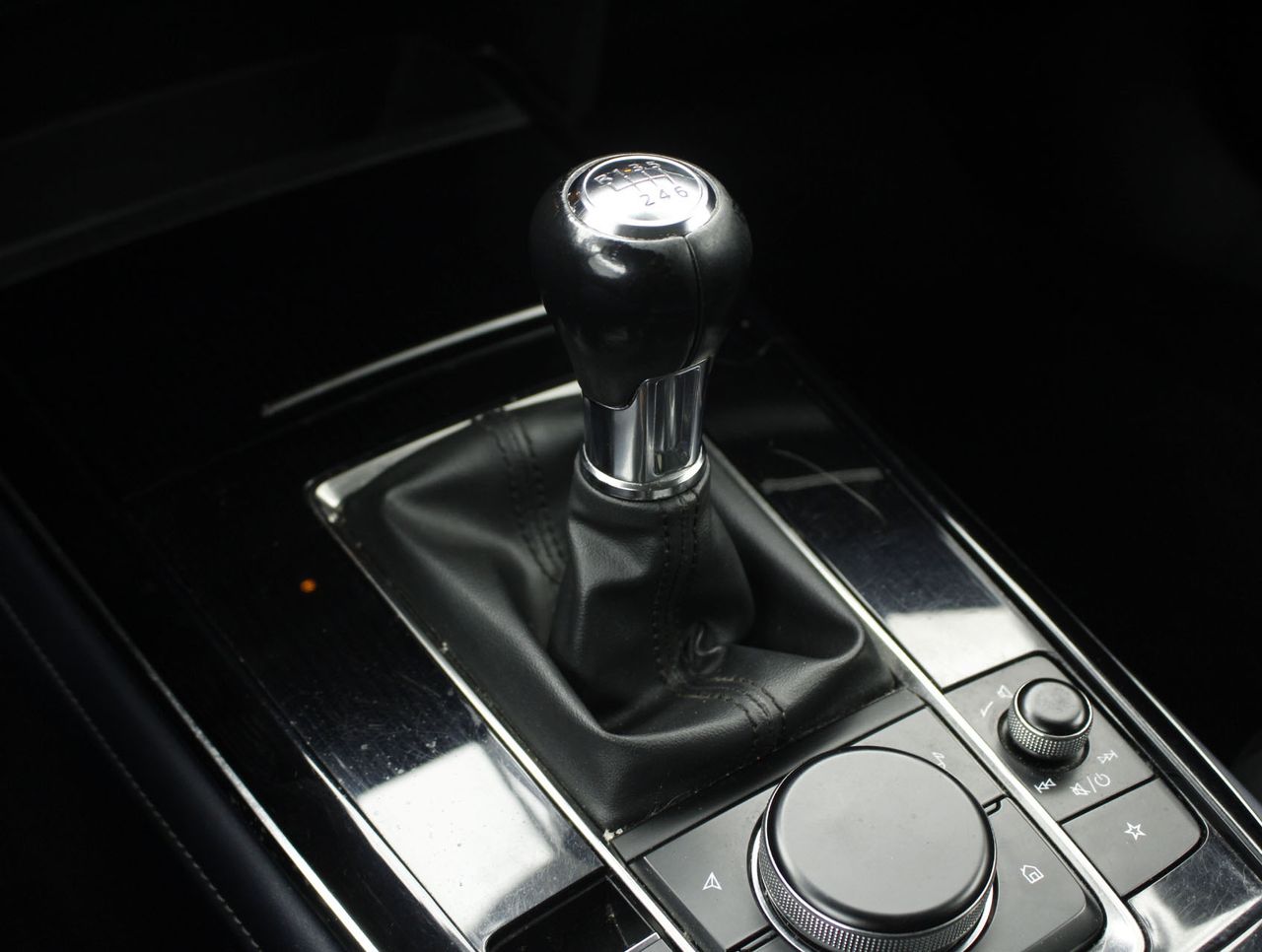 Foto Mazda CX-30 10