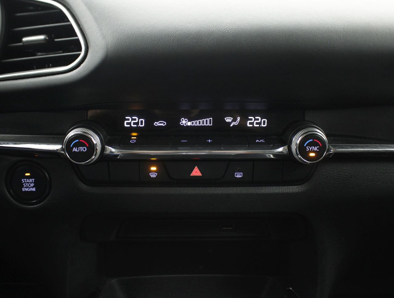 Foto Mazda CX-30 11