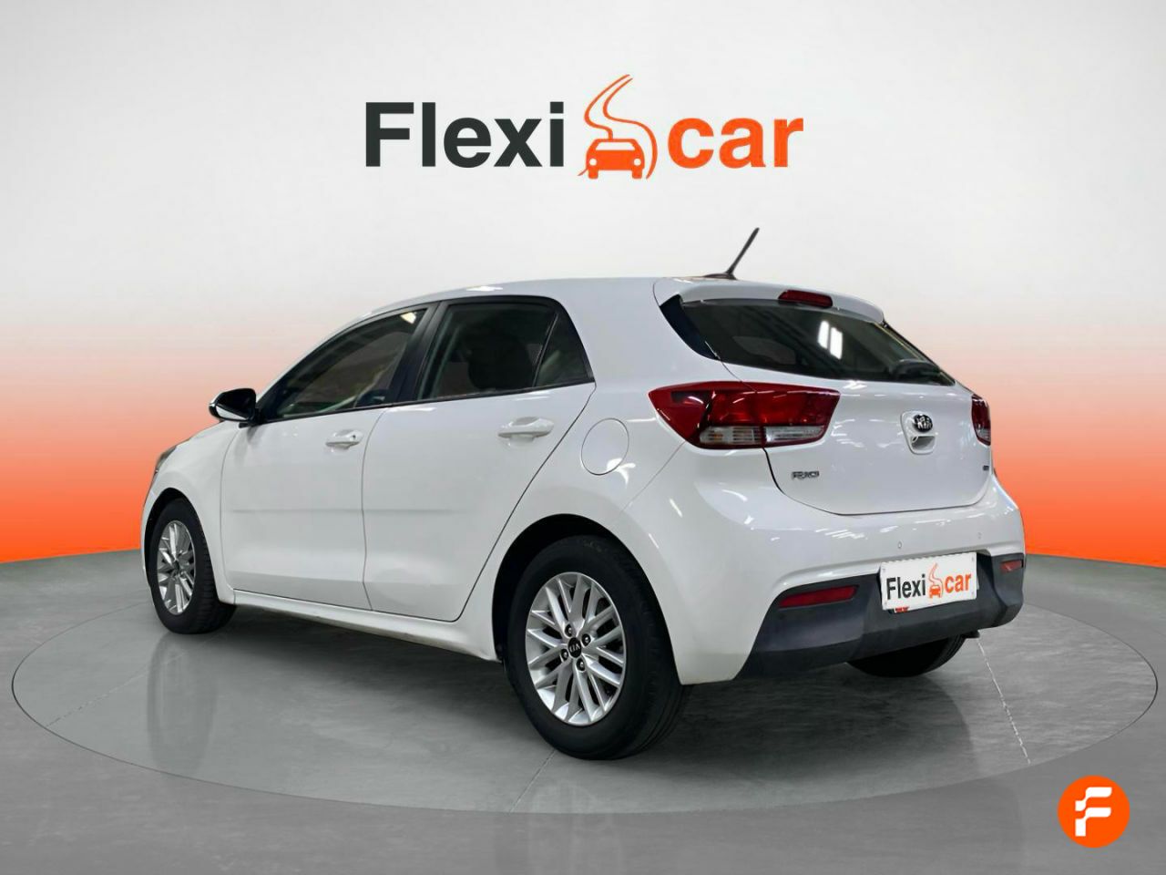 Foto Kia Rio 9