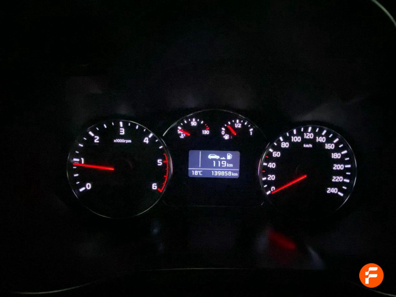 Foto Kia Carens 10