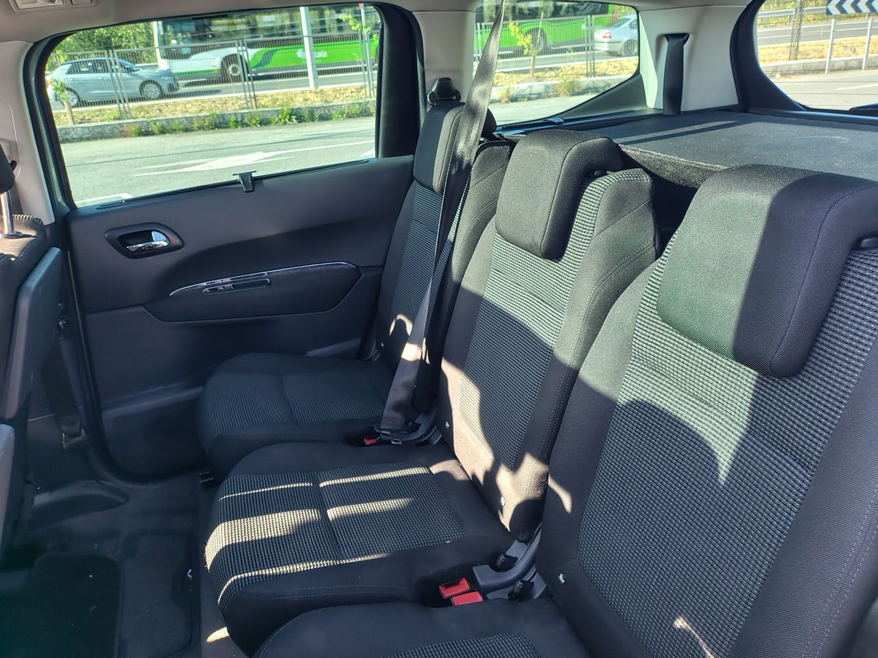 Foto Peugeot 5008 18