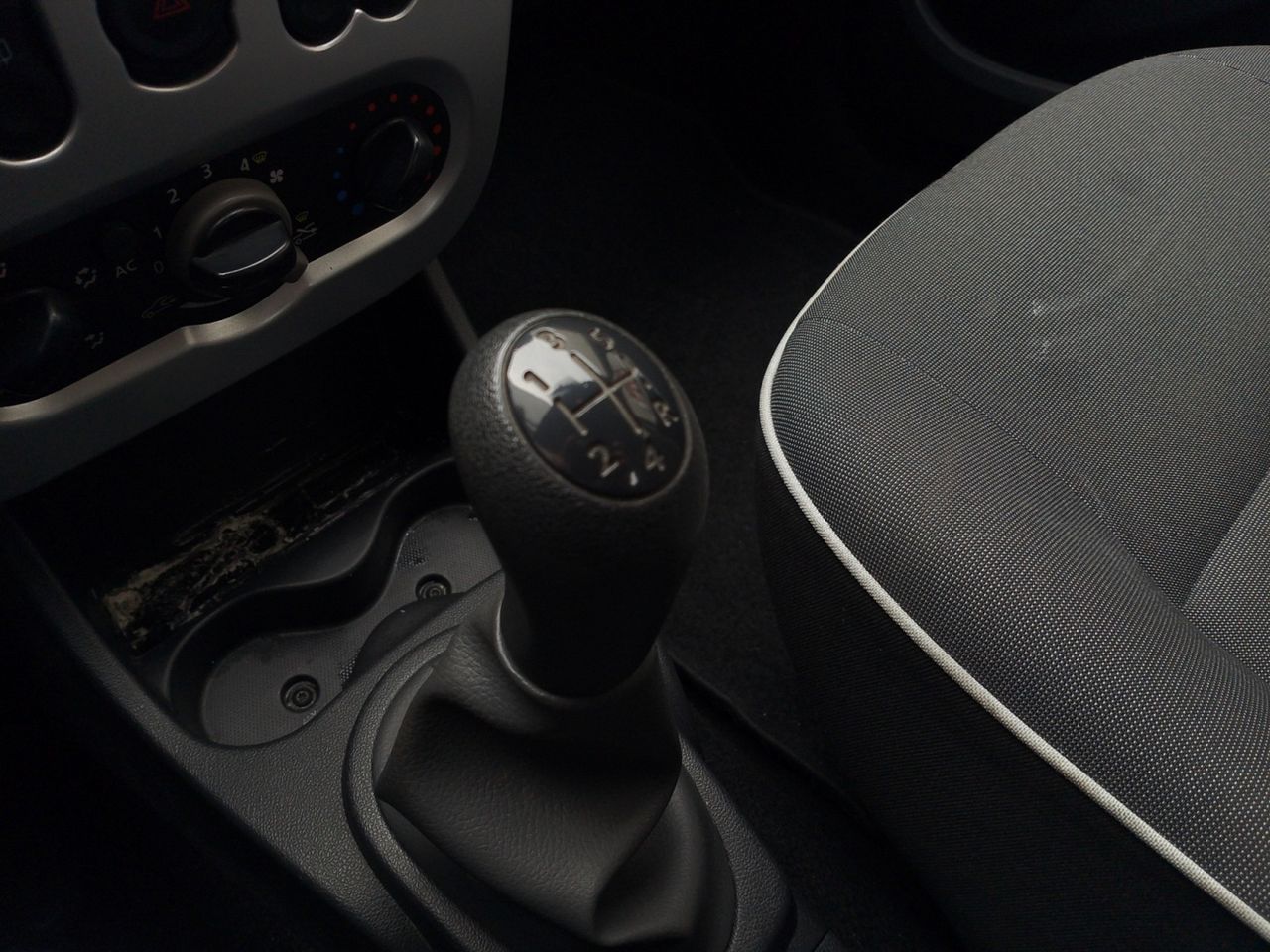 Foto Dacia Sandero 12