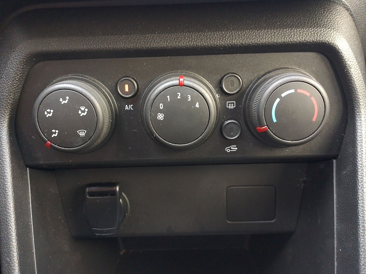Foto Dacia Sandero 18