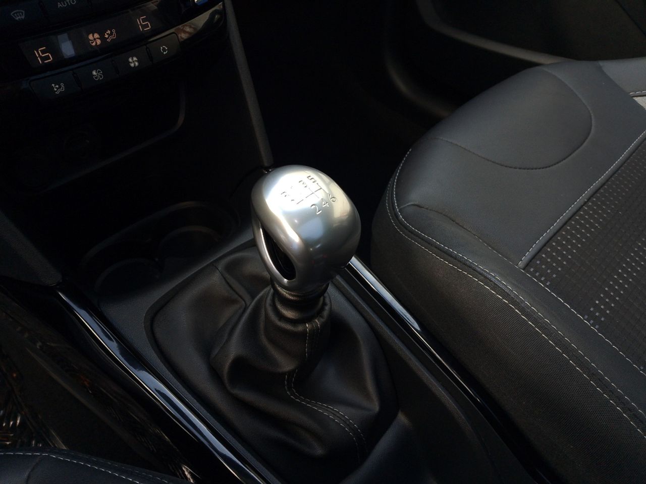 Foto Peugeot 2008 10