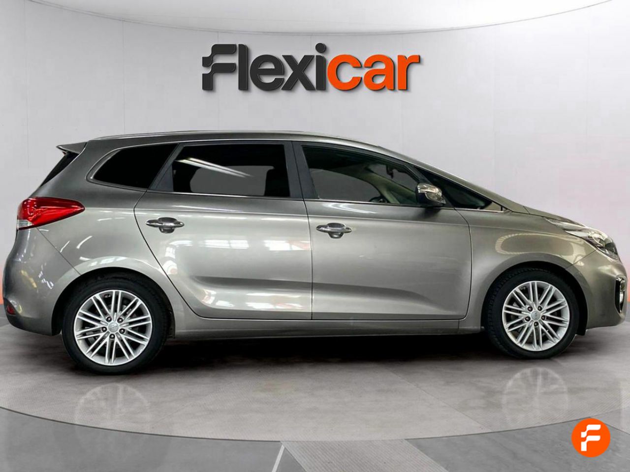 Foto Kia Carens 4