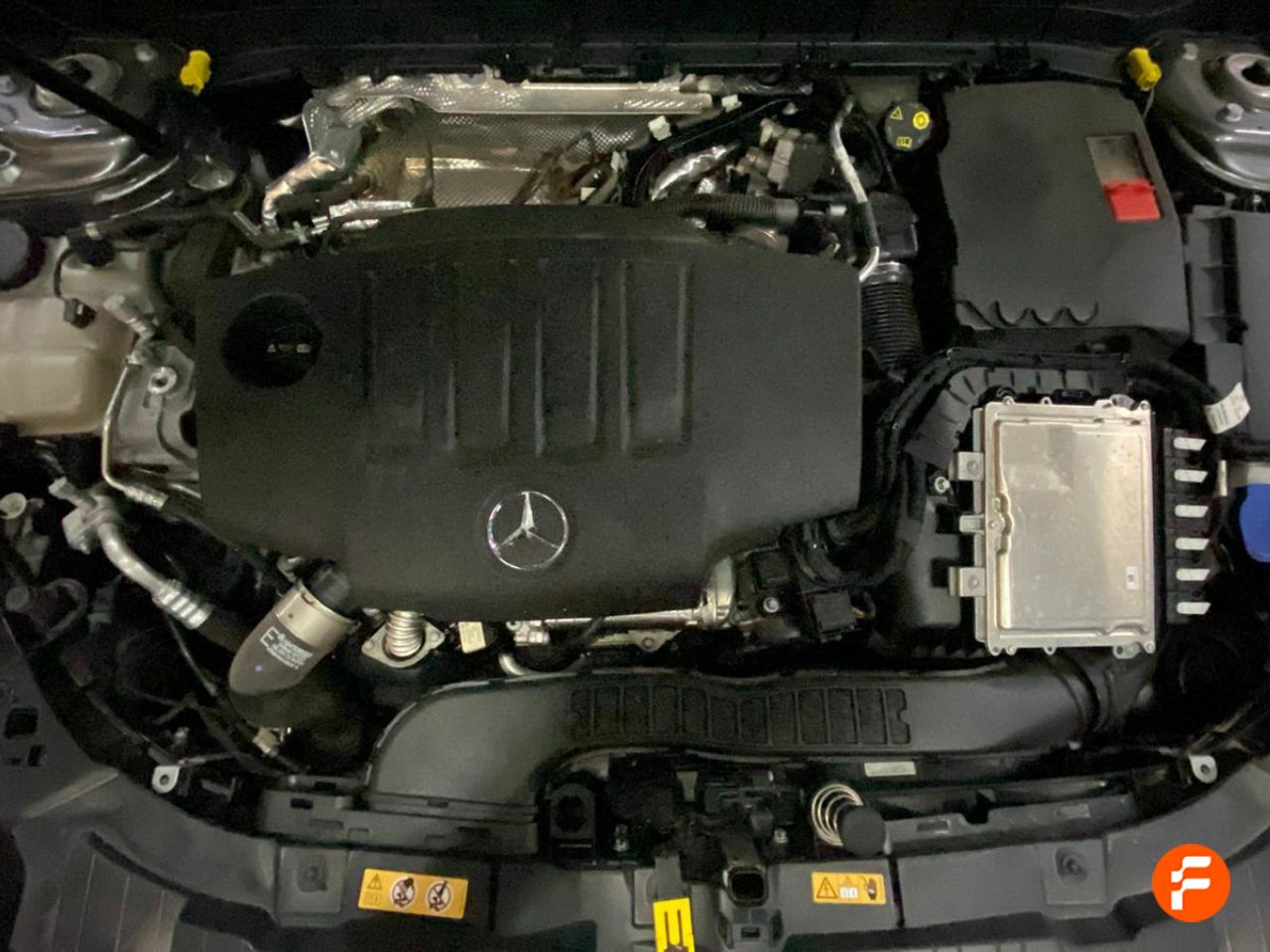Foto Mercedes-Benz Clase GLB 28