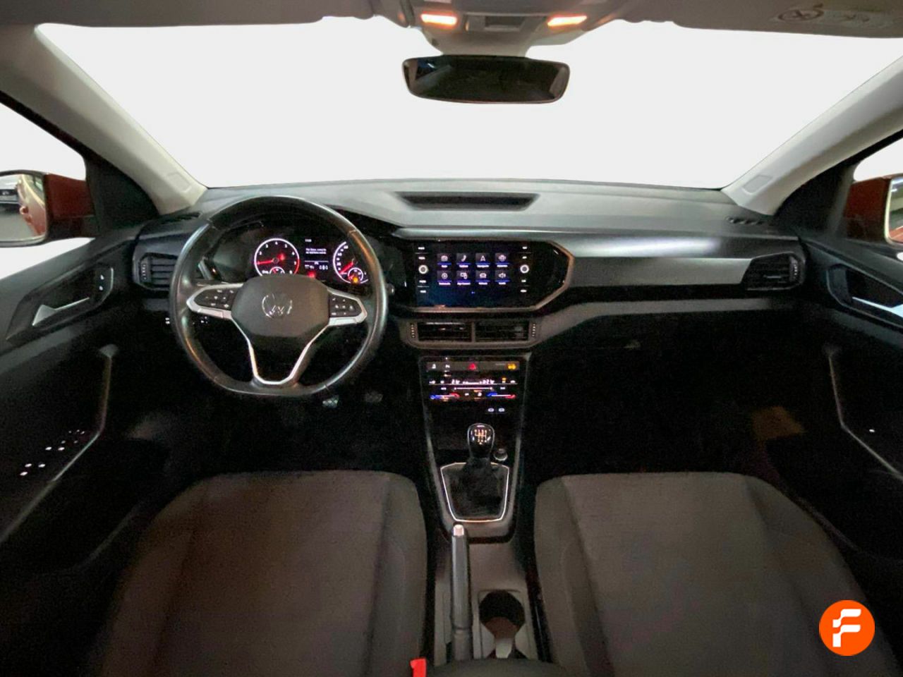 Foto Volkswagen T-Cross 14