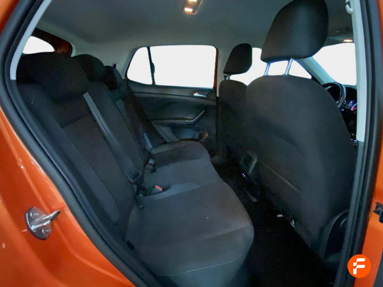 Foto Volkswagen T-Cross 16