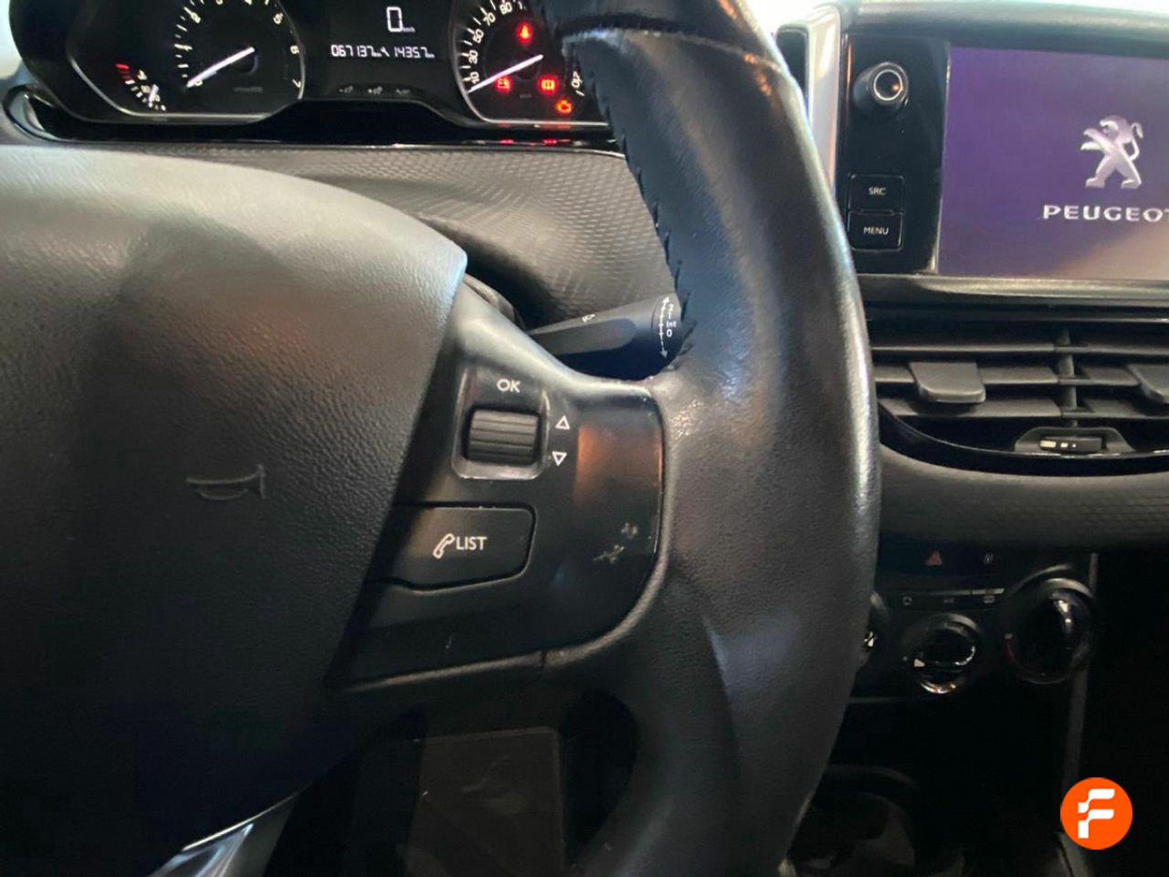 Foto Peugeot 208 16
