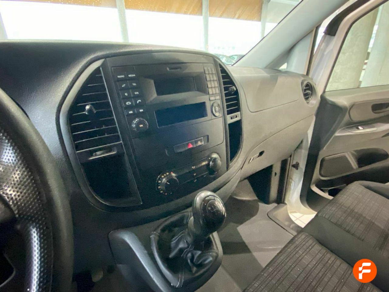 Foto Mercedes-Benz Vito 14