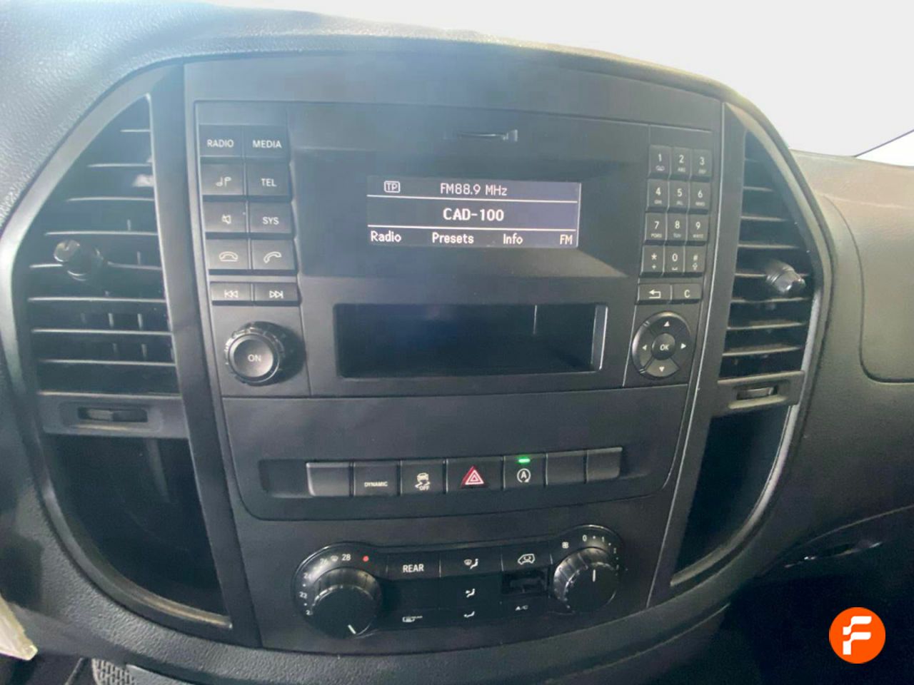 Foto Mercedes-Benz Vito 14