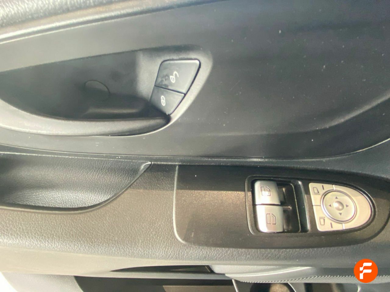 Foto Mercedes-Benz Vito 24