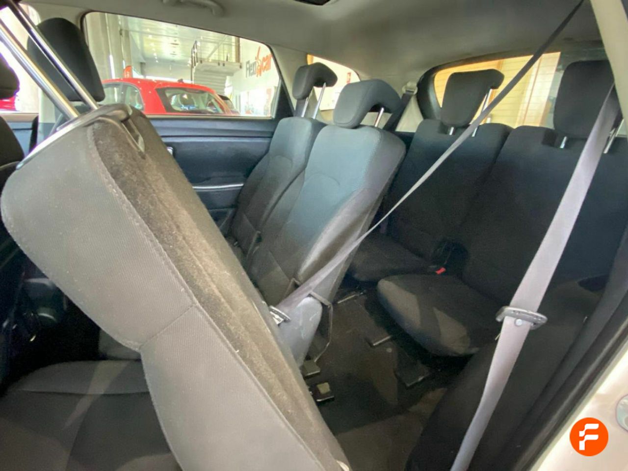 Foto Kia Carens 24